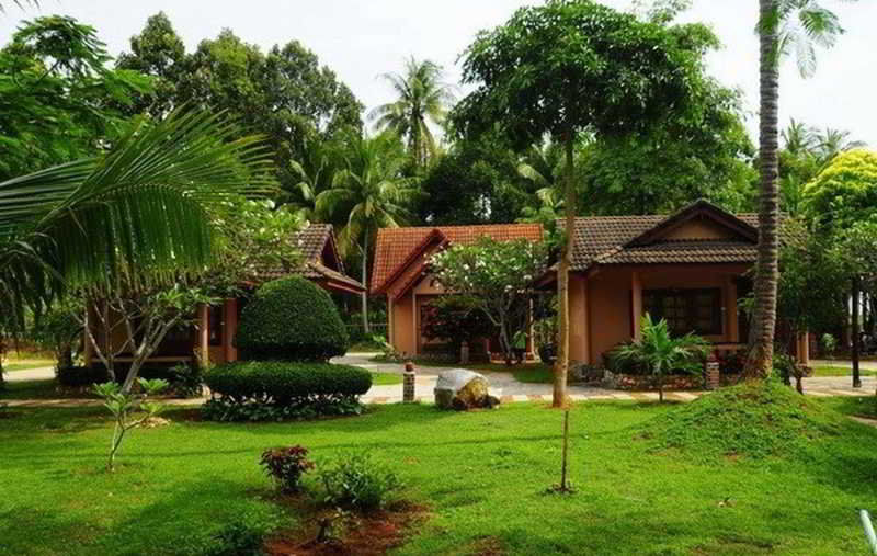Alongkot Beach Resort Khanom Buitenkant foto