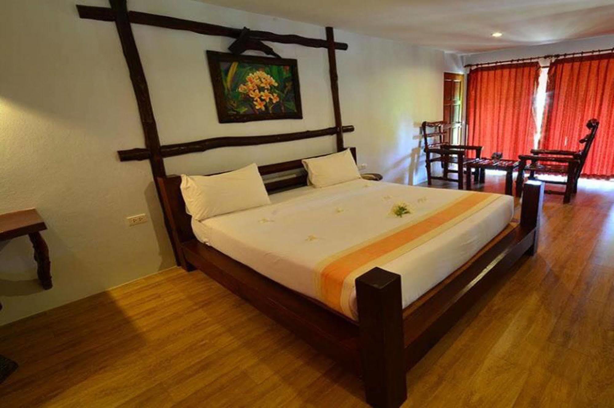 Alongkot Beach Resort Khanom Buitenkant foto