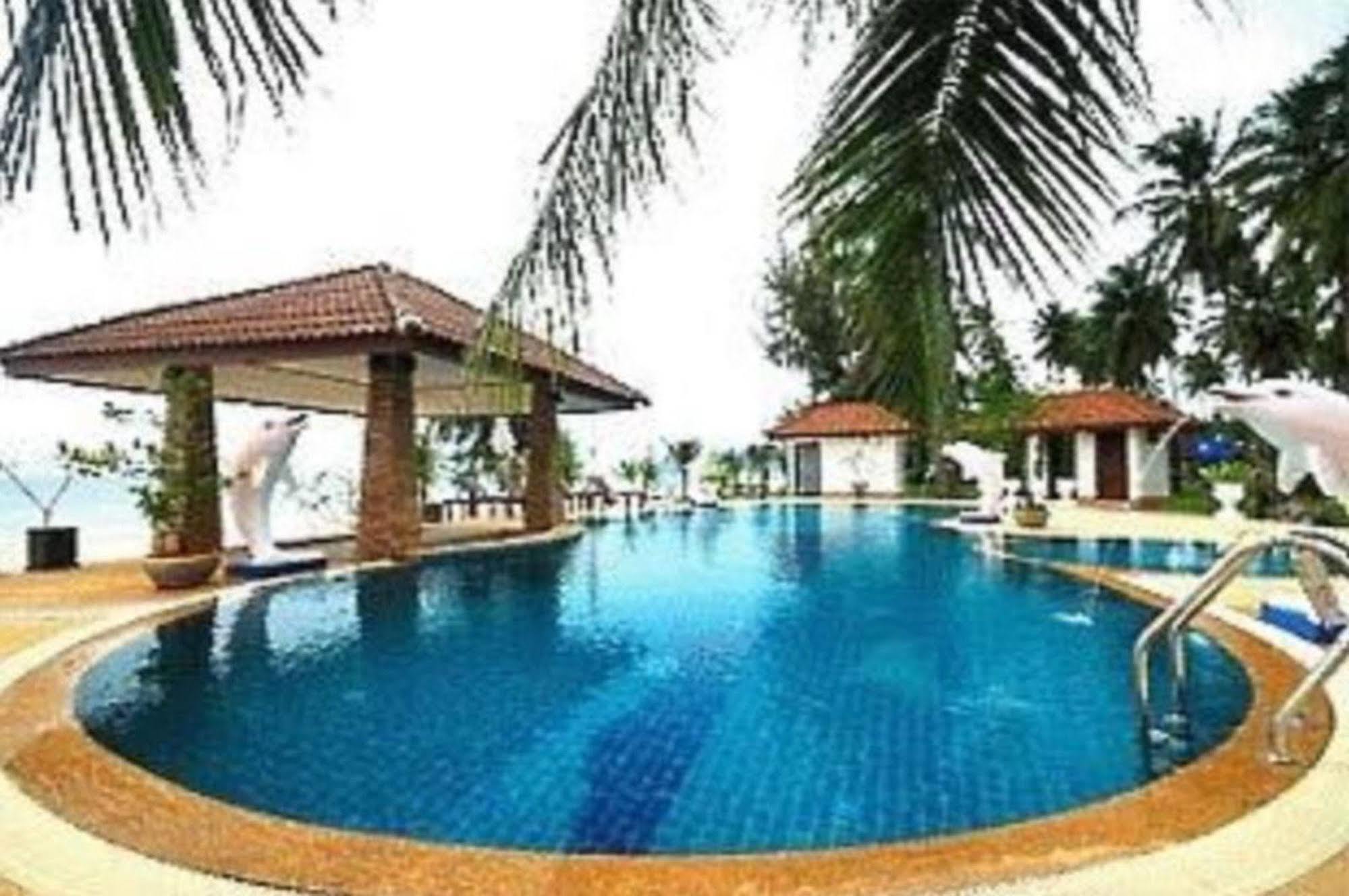 Alongkot Beach Resort Khanom Buitenkant foto